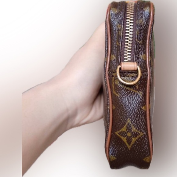 Sale $222 !! 
Authentic Rare!! Louise Vuitton Danube Mini Monogram. 834 - Picture 7 of 14